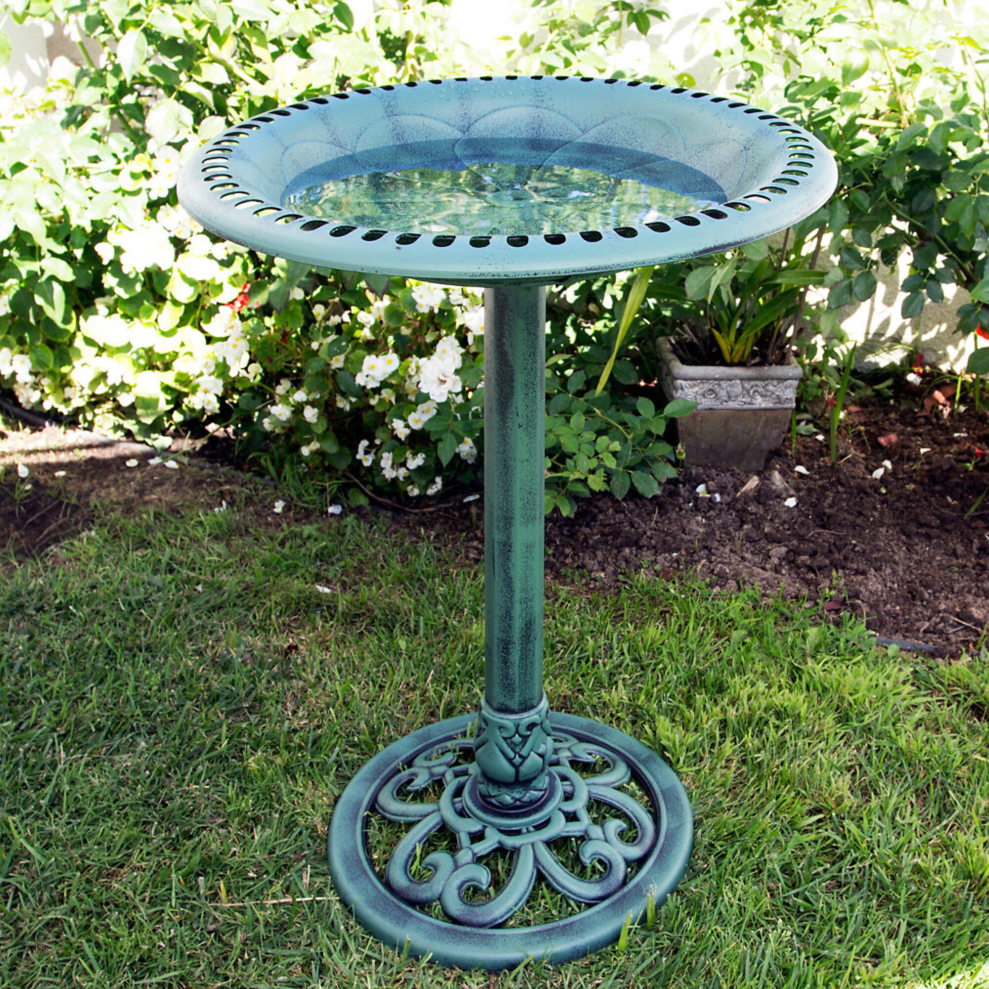 Alpine Corporation, Aged Green Pedestal Birdbath with Scrollwork, Model# TEC116